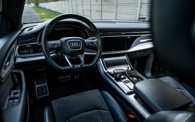 Audi SQ8 cena 375000 przebieg: 76000, rok produkcji 2019 z Wieruszów małe 352